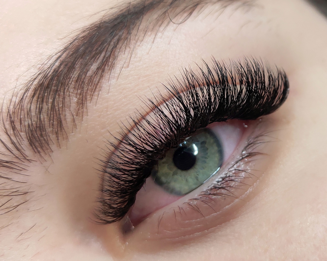 Is It a Chemical Burn or an Allergic Reaction to Eyelash Extensions?