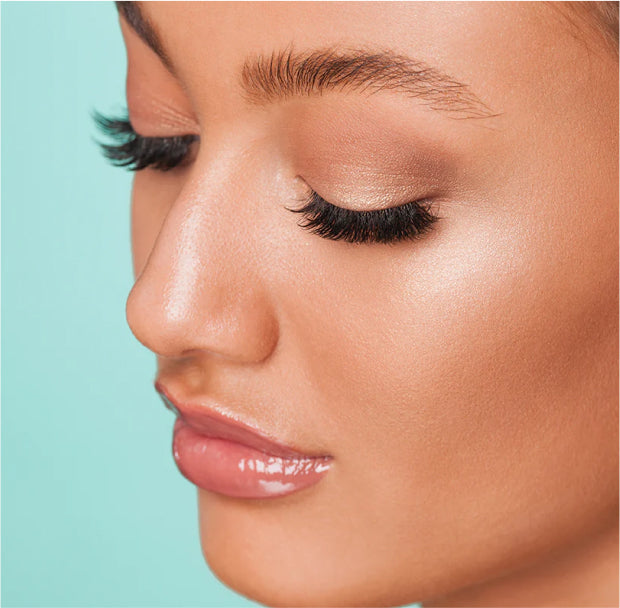 The Importance of Effective Lighting For Lash Artists – The
